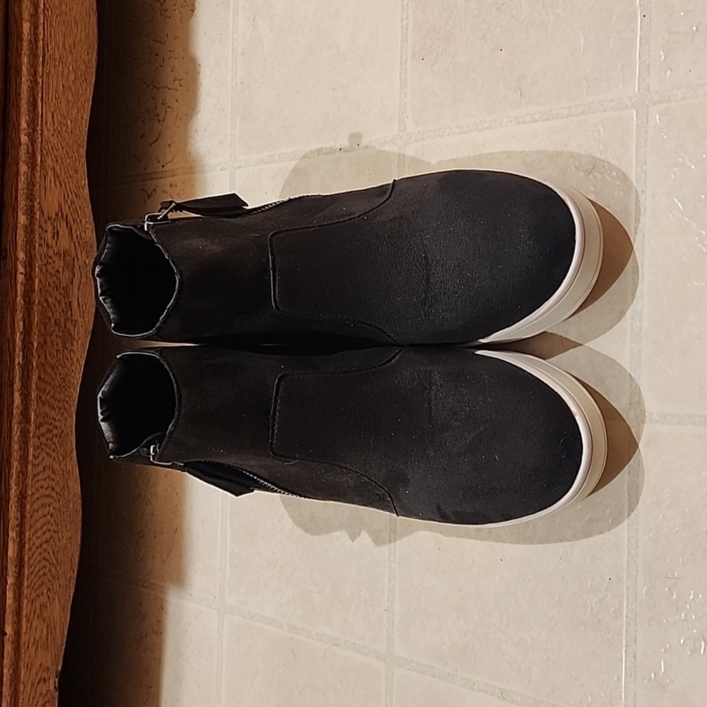 Ladies Wedge Sneakers